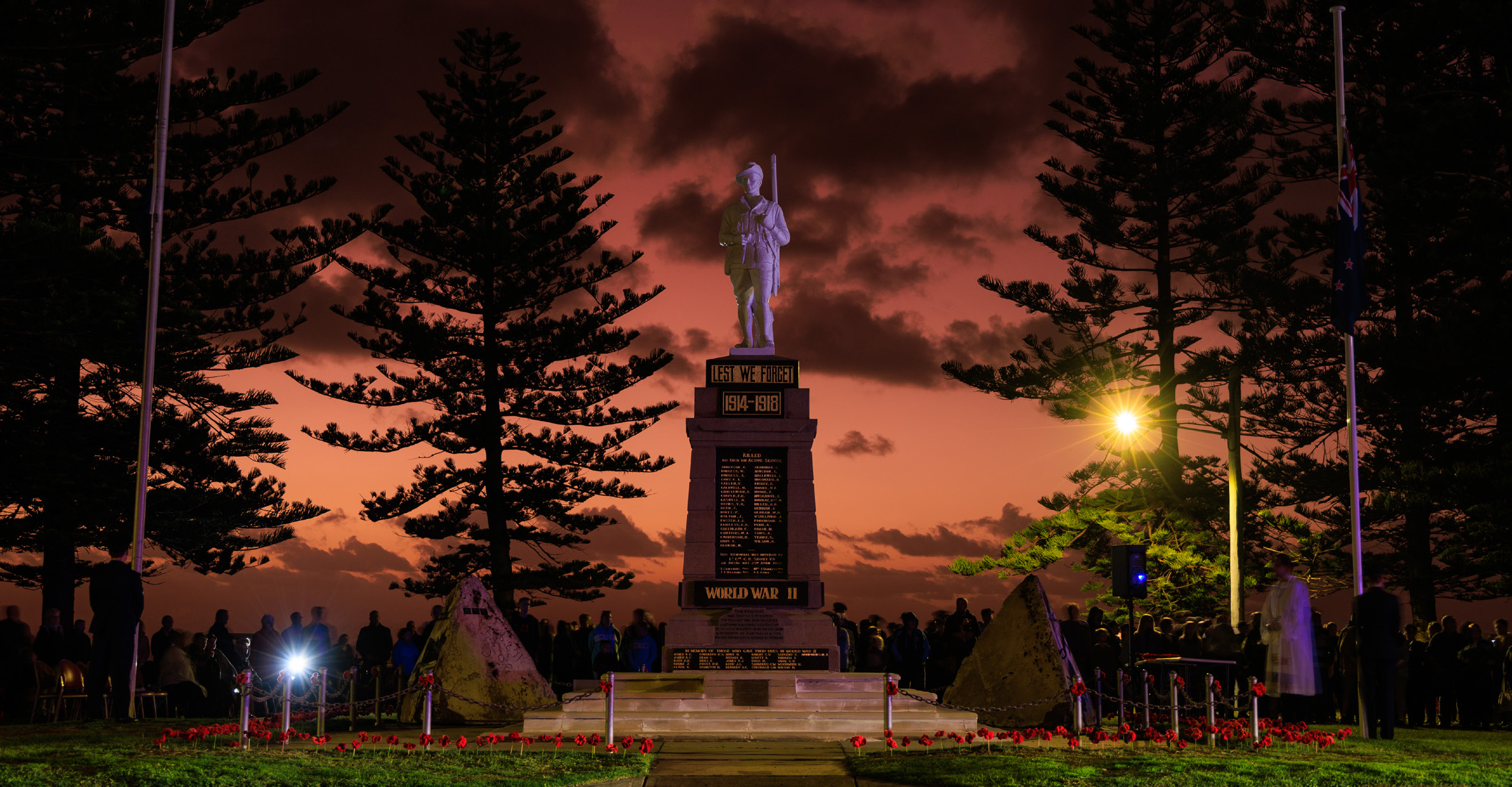 A WWII monument depicting a soldier on a plinth