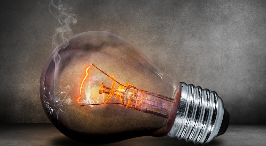 Cracked lightbulb 